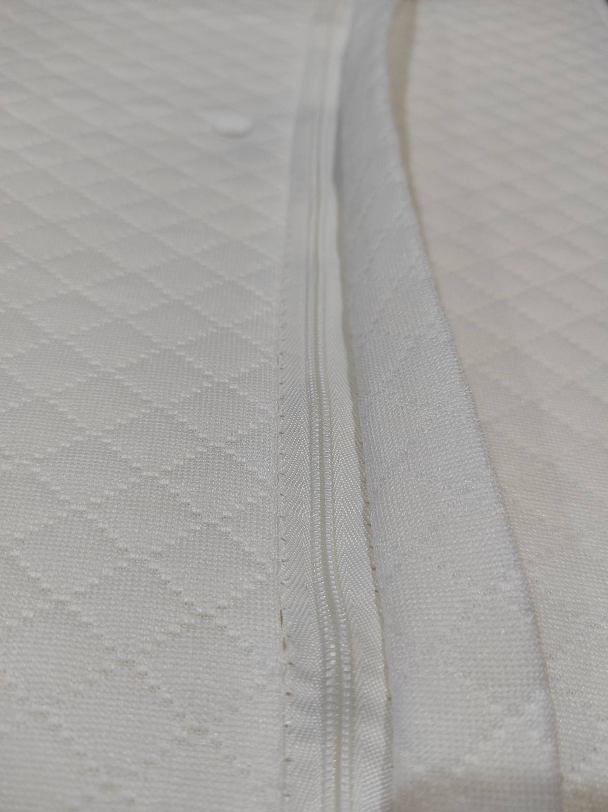 Almohada cervical viscoelástica diseño mariposa GRIS - additional image 3